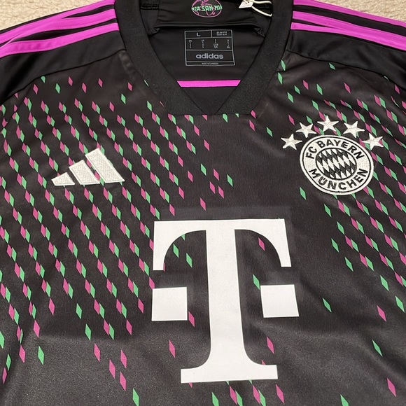Men's Adidas Davies Bayern Munich Away Jersey 23/24 size L NWT - Picture 2 of 9